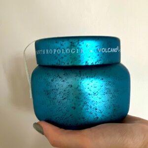 NWT Anthropologie Capri Blue Volcano Candle 538g / 19oz LIMITED EDITION 💙🖤